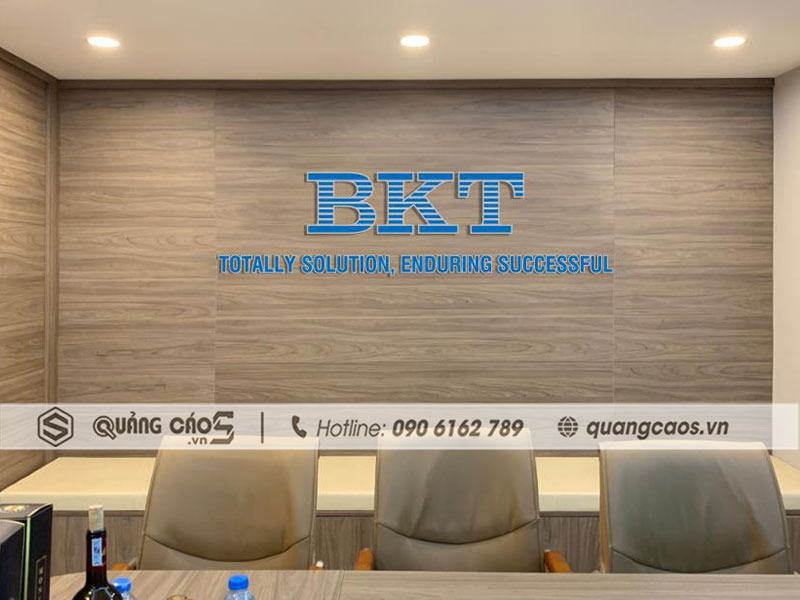 Vách logo công ty BKT tại KCN Nam Cầu Kiền Hải Phòng