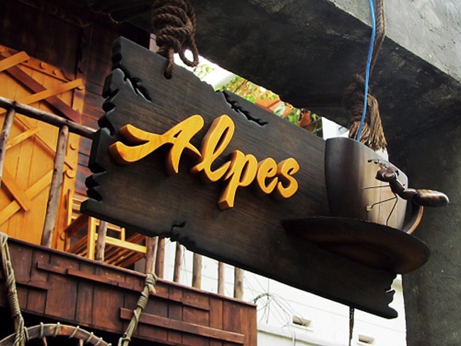 15+ Mẫu biển vẫy quán cafe đẹp 2025- Thu hút khách từ xa - Biển Hiệu Đẹp