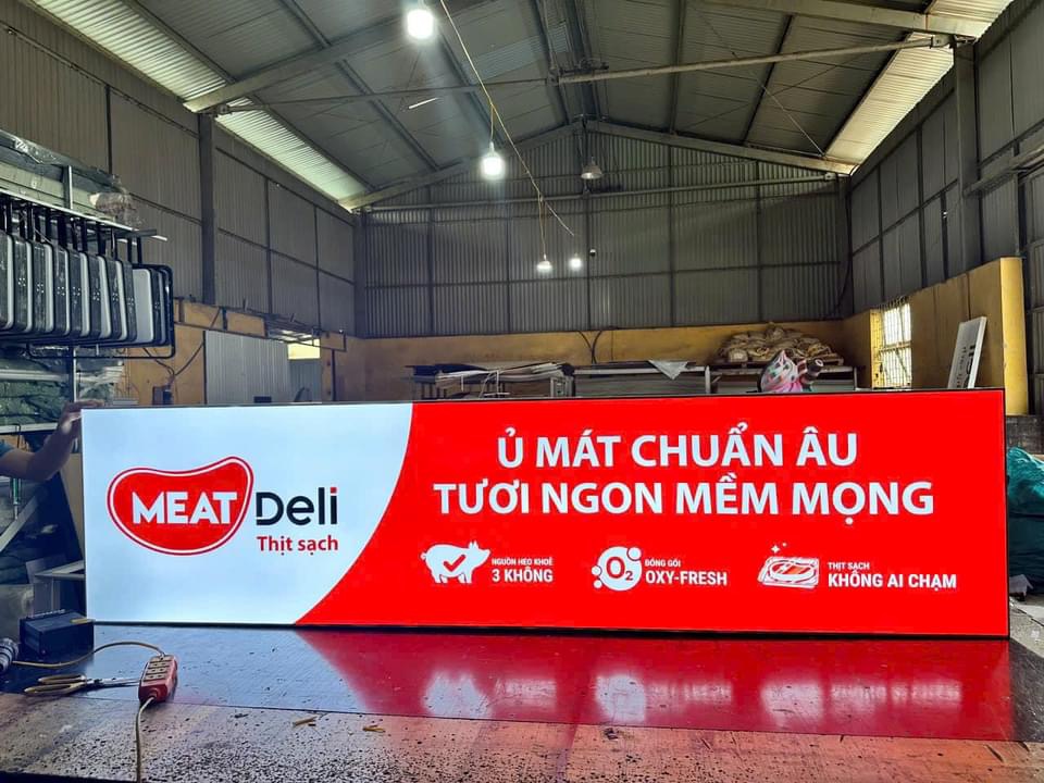 BÁO GIÁ LÀM BIỂN QUẢNG CÁO HỘP ĐÈN