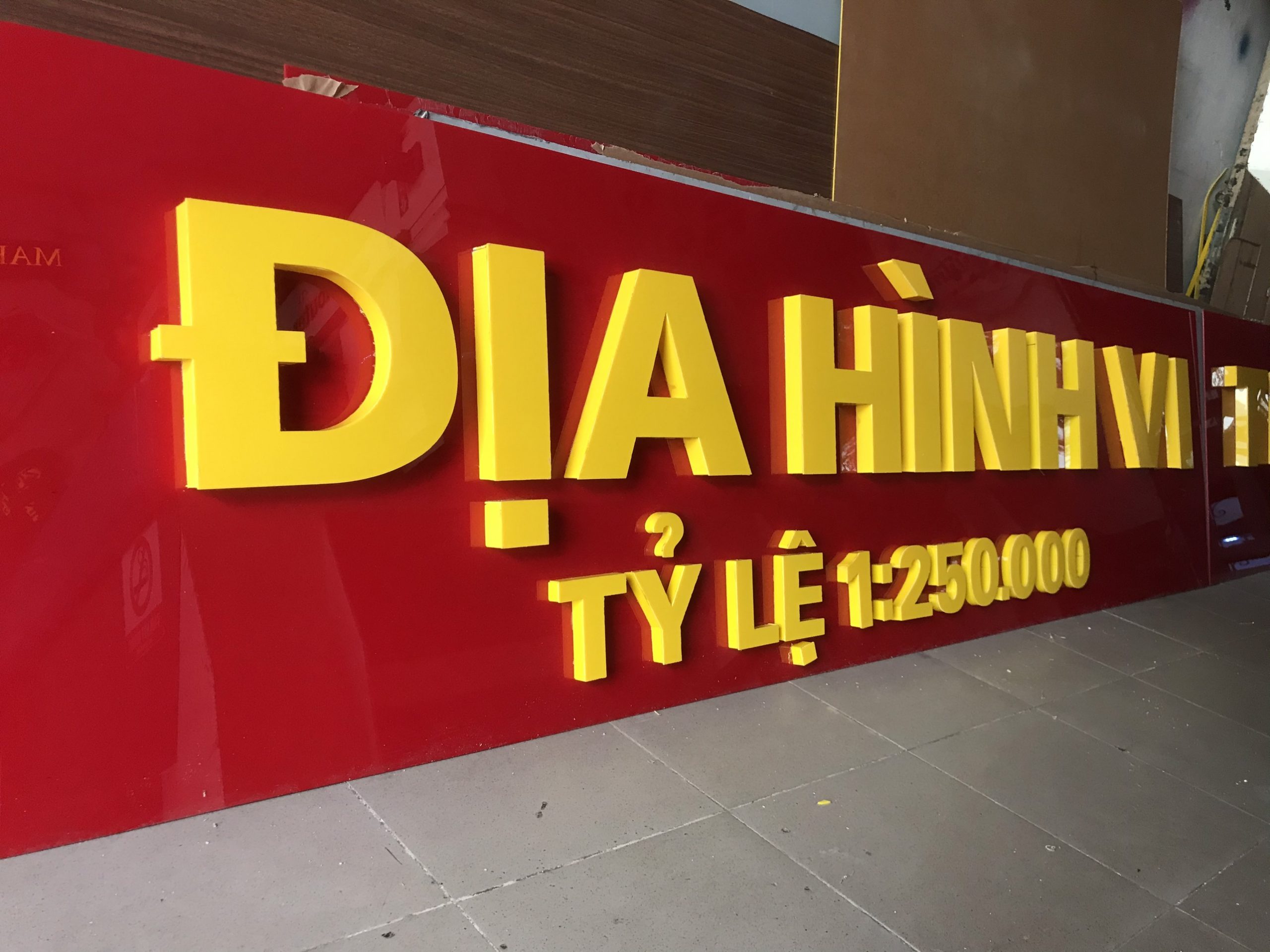 CHI TIẾT} Báo giá làm biển quảng cáo Alu chữ nổi - Làm biển quảng cáo