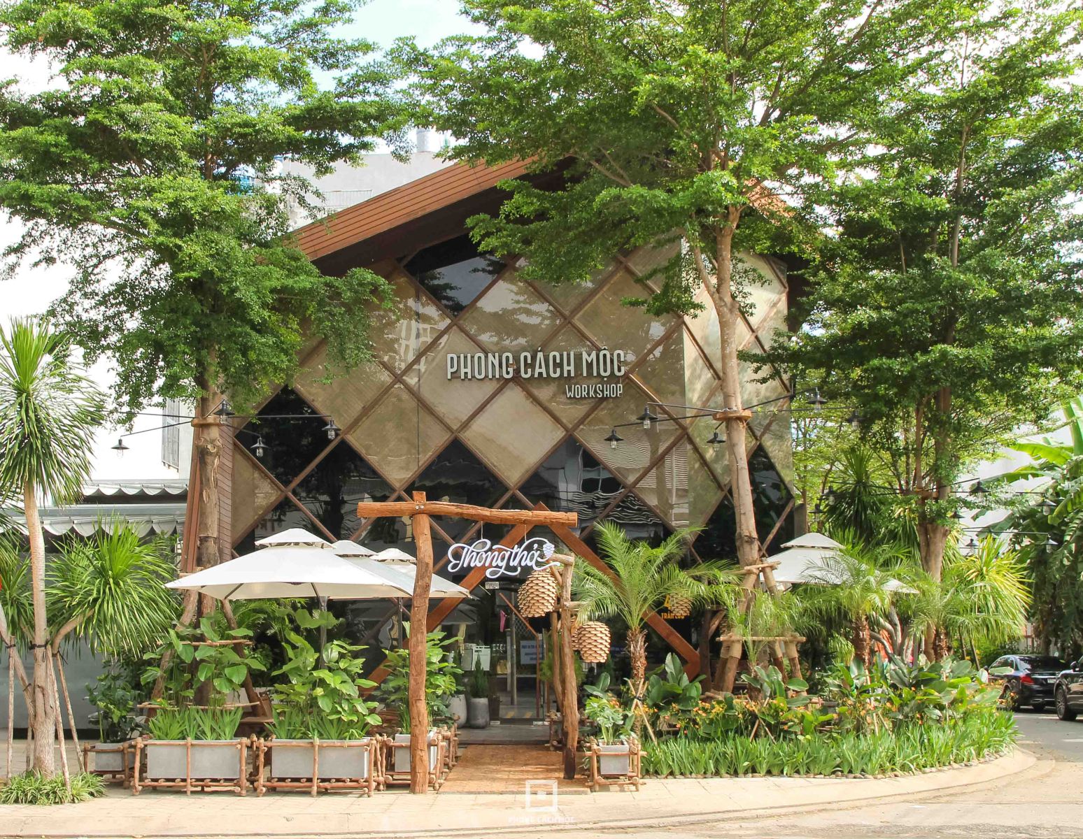 Top 10 Mẫu Thiết Kế Quán Cafe Góc 2 Mặt Tiền Thu Hút