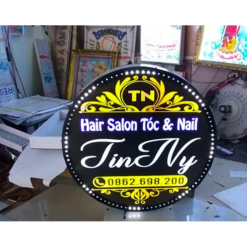 biển quảng cáo tóc và móng