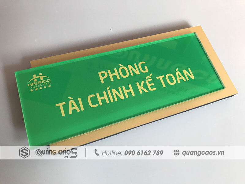 Biển phòng ban bằng mica in UV Biển phòng ban bằng mica in UV