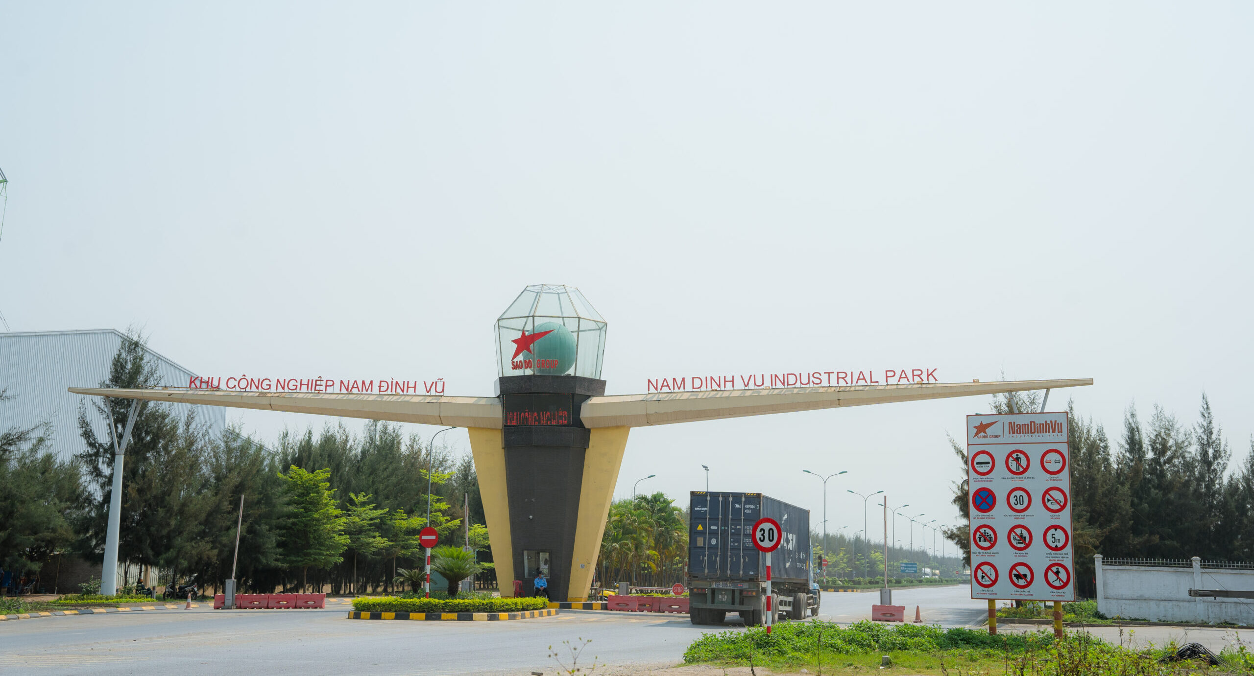 Đơn vị thi công bảng hiệu khu công nghiệp Nam Đình Vũ