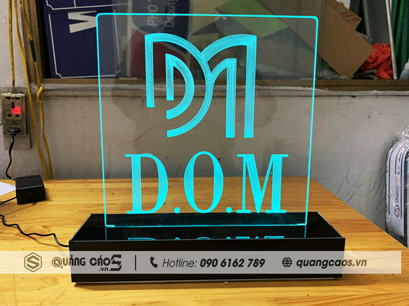 Khắc mica dẫn sáng tại Hải Phòng Khắc mica dẫn sáng tại Hải Phòng