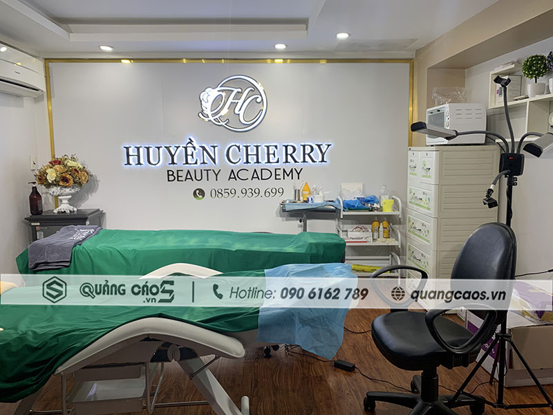 Làm vách quảng cáo Spa Huyền Cherry