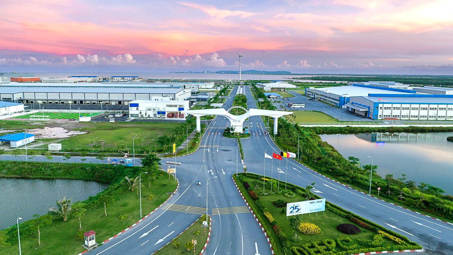 thi công biển quảng cáo khu công nghiệp Tràng Duệ