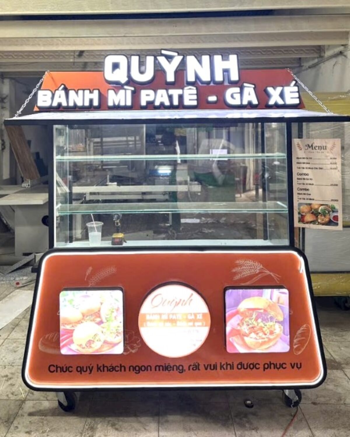 biển quảng cáo bánh mì